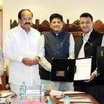 The Union Minister for Urban Development, Housing & Urban Poverty Alleviation and Information & Broadcasting, Shri M. Venkaiah Naidu and the Minister of State for Power, Coal, New and Renewable Energy and Mines (Independent Charge), Shri Piyush Goyal witnessing the signing ceremony of an MoU between Ministry of Urban Development and Energy Efficiency Service Limited (EESL) on municipal energy efficiency programmes, in New Delhi on September 28, 2016.
The Secretary, Ministry of Urban Development, Shri Rajiv Gauba is also seen.