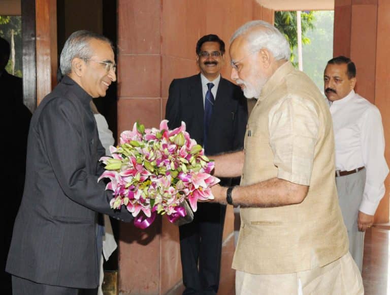 Shri Vijai Sharma, on his arrival at the 10th Annual Convention-indianbureaucracy