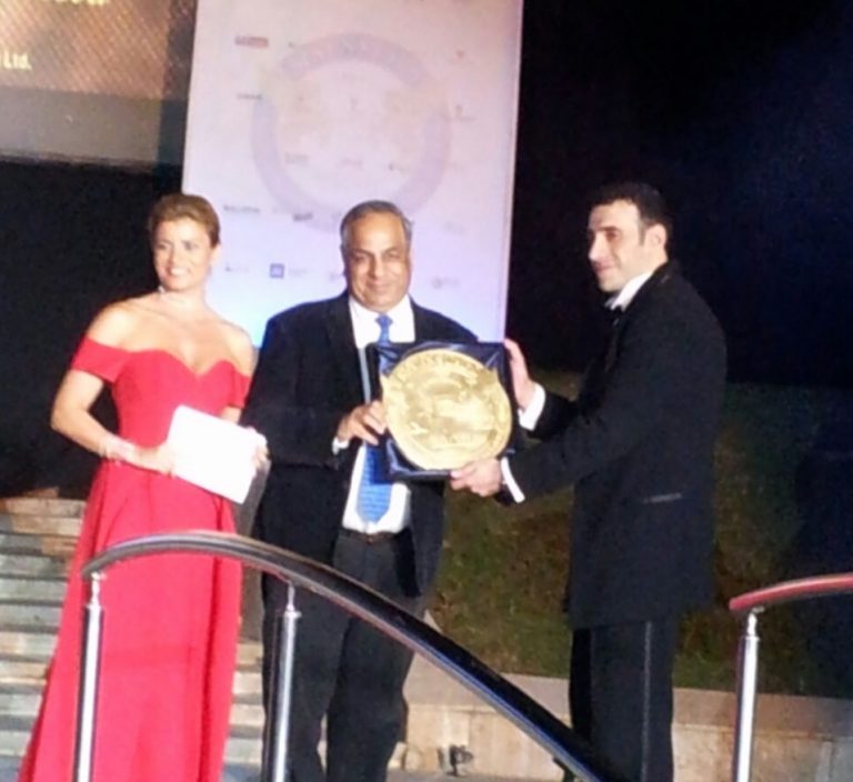 irctcak-manocha-receiving-signum-virtutis-the-seal-of-excellence_indianbureaucracy
