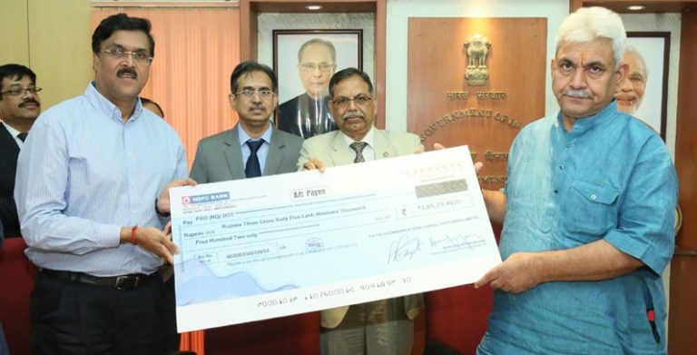 tcil-presenting-the-dividend-cheque_indianbureaucracy