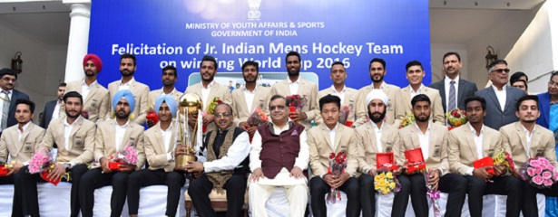 vijay-goel-hockey-team-indian-bureaucracy