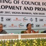 The Commerce Secretary, Ms. Rita A. Teaotia and the Secretary, DIPP, Shri Ramesh Abhishek are also seen.