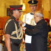 Pranab Mukherjee presenting the Param Vishisht Seva Medal to Lt. General Praveen Bakshi, -IndianBureaucracy