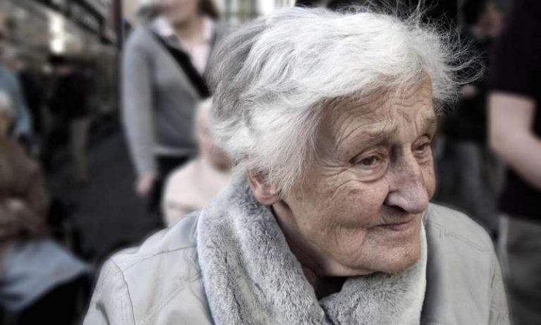 four elderly Australian women has dementia-IndianBureaucracy