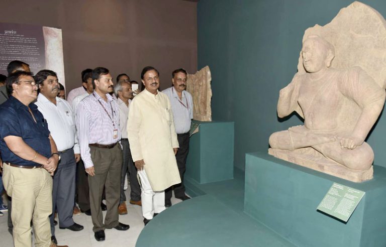 Return of the three stone sculptures-indianbureaucracy