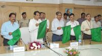 Suresh Prabhu flagging off Hubballi Express- -indianbureaucracy