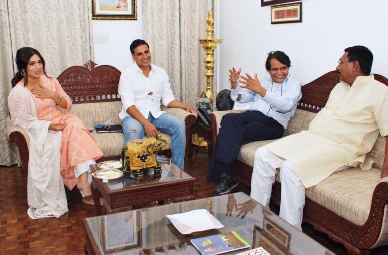 Suresh Prabhu praises Akshay-indianbureaucracy