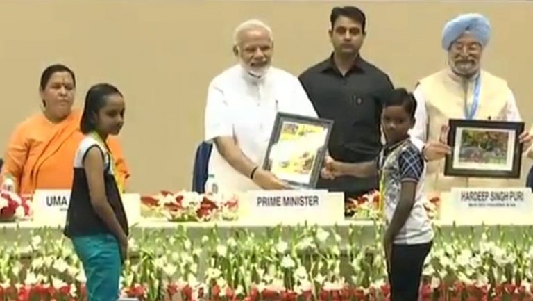 PM Modi presents swacchhta awards