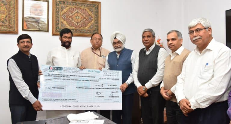 CWC handed over dividend cheque of 53.14 Cr