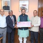 EdCIL pays 10 Crore dividend cheque to Prakash Javadekar