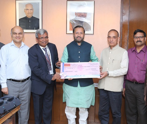 EdCIL pays 10 Crore dividend - indian Bureaucracy EdCIL pays 10 Crore dividend cheque to Prakash Javadekar