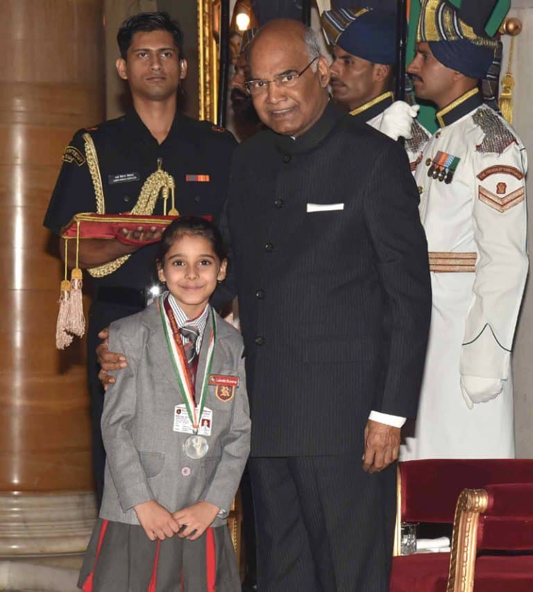Ram Nath Kovind presenting the National Child Awards