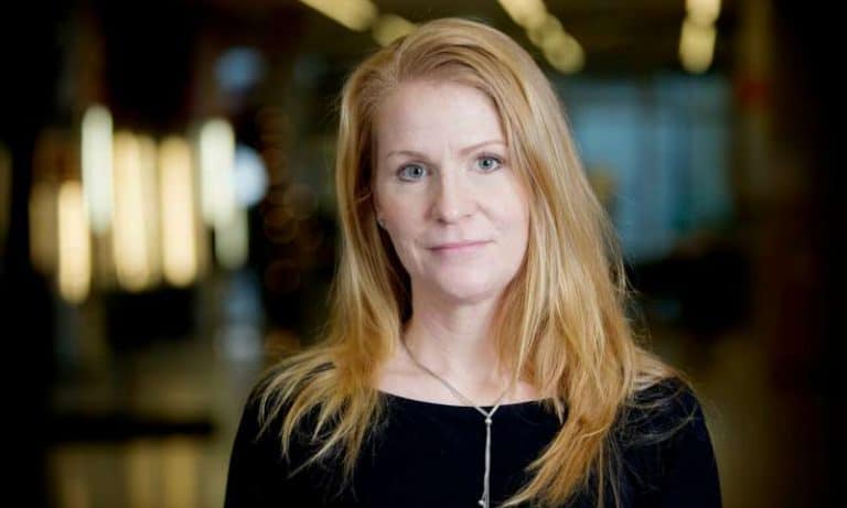 Women gain weight when job demands are high