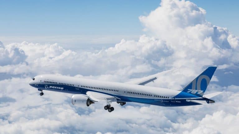 Boeing 787-10 Dreamliner