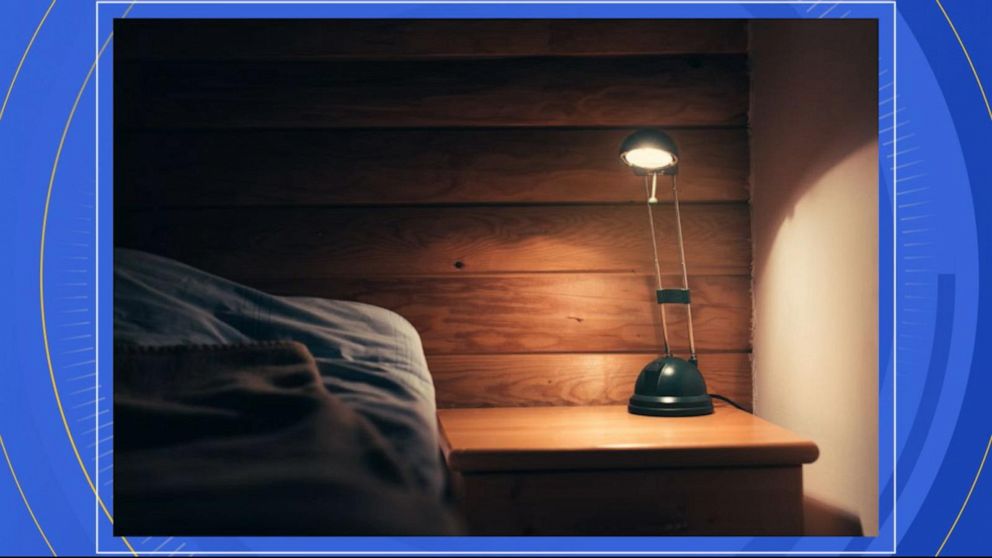 Women gain weight when sleeping with artificial light at night