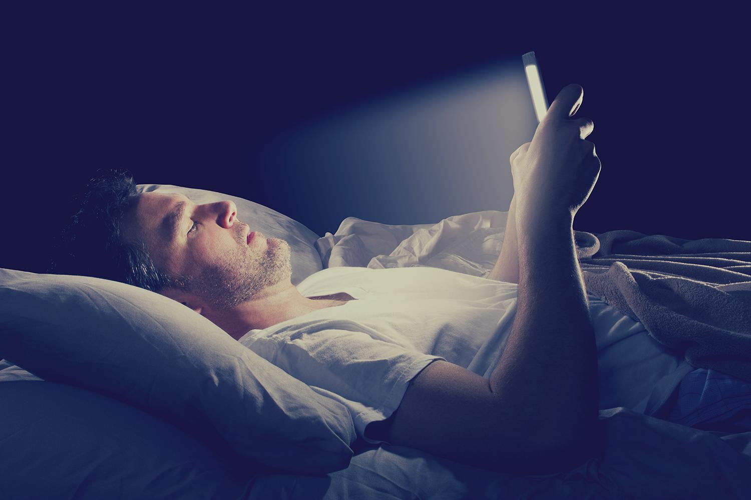 Bluelight emission from your smartphone can lead to a disturbed sleep cycle