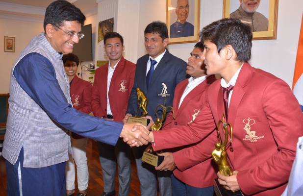 Piyush Goyal felicitates National Award Winners
