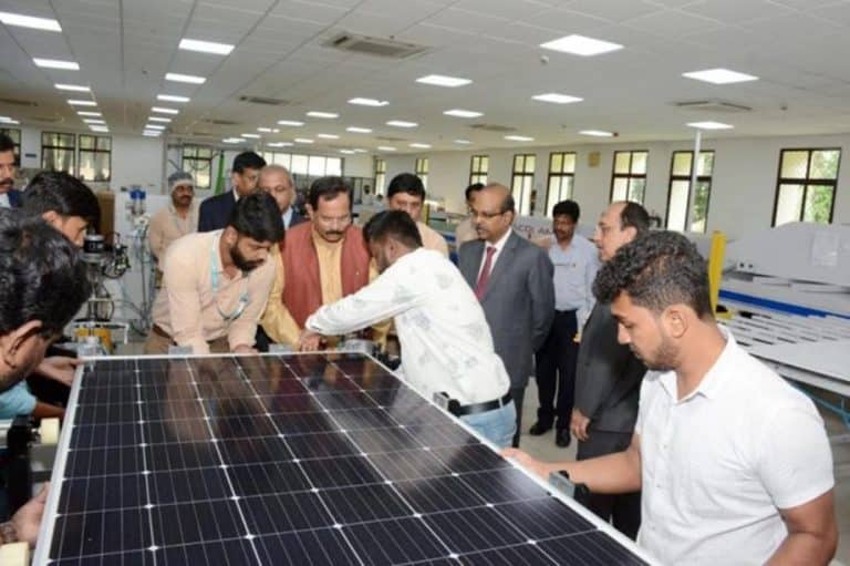 Raksha Rajya Mantri visits Bangalore Unit of BEL- Navratna Defence PSU