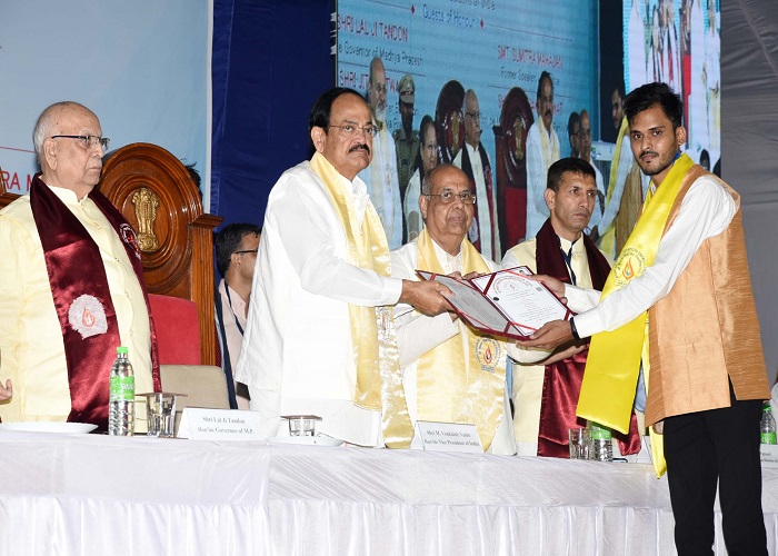 Vice-President Naidu at convocation ceremony of Shri Vaishnav Vidyapeeth Vishwavidyalaya