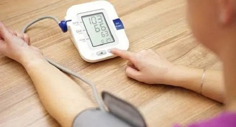 Heating pads may lower blood pressure in people with high blood pressure when lying down