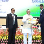 Labour Minister Shri Santosh Kumar Gangwar Gives Away Vishwakarma Rashtriya Puraskar and National Safety Awards for the Performance Year 2017