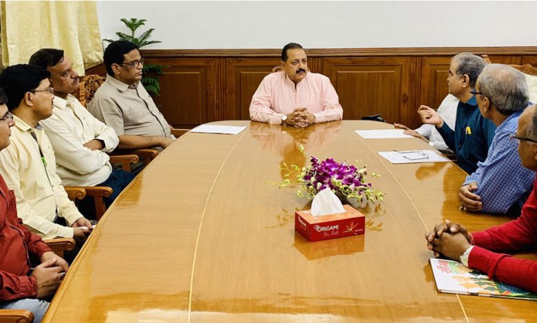 Delegation of Group ‘B’ (Gazetted) Officers’ Association of Survey of India calls on MoS Dr Jitendra Singh