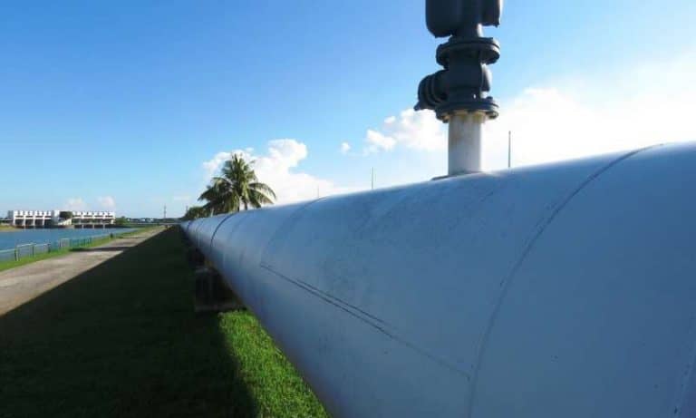 Stabilizing multilayer flows may improve transportation of heavy oils