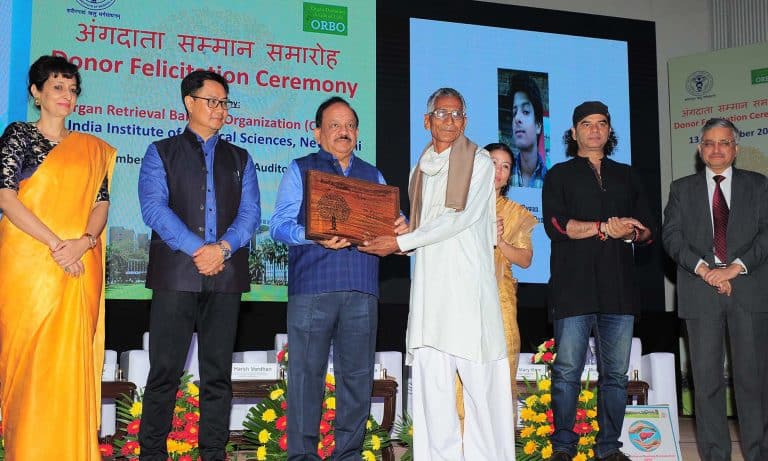 Dr Harsh Vardhan felicitates Organ Donors at AIIMS-ORBO Event