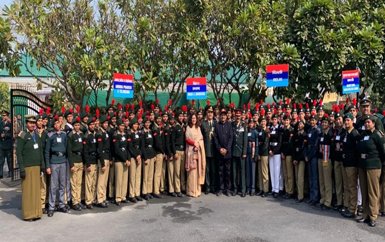 Raksha Rajya Mantri visits NCC Republic Day Camp 2020