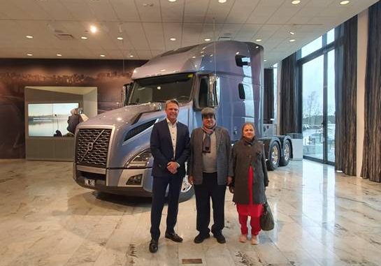 Gadkari witnesses High Efficiency Logistic Vehicles in Gothenburg, Sweden Gadkari witnesses High Efficiency Logistic Vehicles in Gothenburg, Sweden