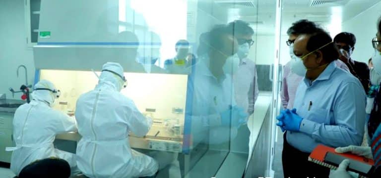 Harsh Vardhan visits NCDC Control Room, Lab and Testing Facilities