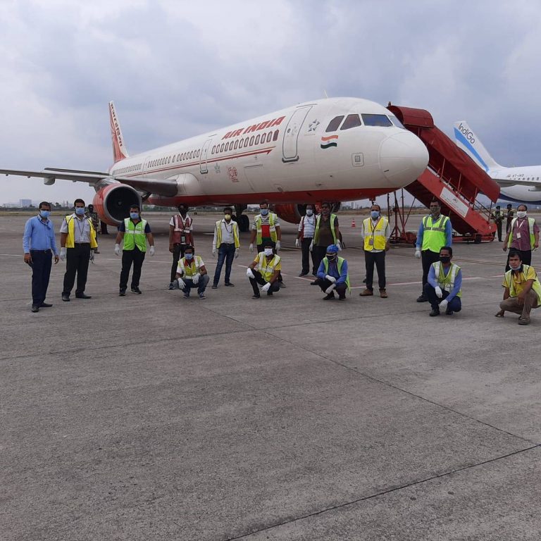 Hardeep Singh Puri appreciates aviation professionals and stakeholders for commendable efforts during