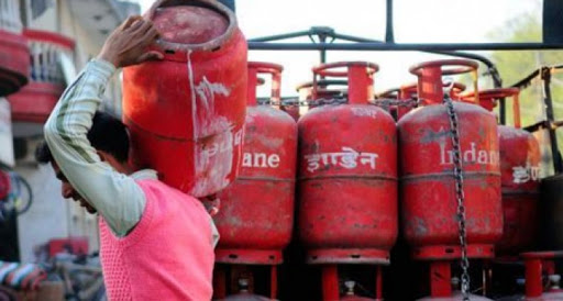 OMCs announce Ex-Gratia of Rs 5 Lakh for delivery boys and others working in LPG supply chain for covid-19 OMCs announce Ex-Gratia of Rs 5 Lakh for delivery boys and others working in LPG supply chain for covid-19