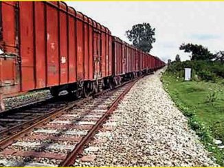 Railways transports approximately 6.75 lakh wagons of commodities including about 4.50 lakh wagons of essential commodities