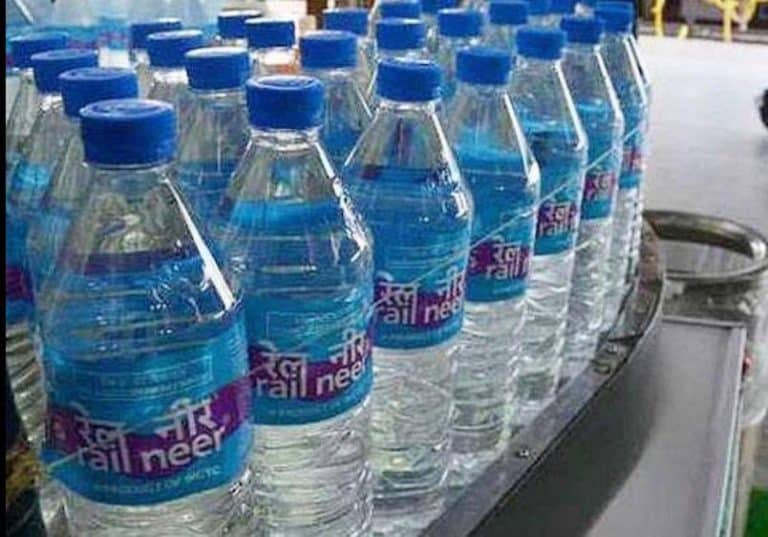 Standing by Delhi Police, Railways make arrangements to provide 10000 water bottles per day to Delhi Police personnel on COVID duty