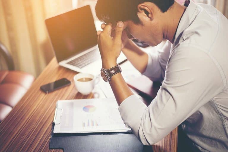 Acute stress may slow down the spread of fears