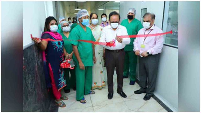 Dr Harsh Vardhan dedicates COBAS 6800 testing machine