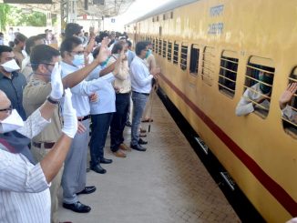 Indian Railways transport more than 21.5 lac migrants through 1600 Shramik Special trains in 19 days