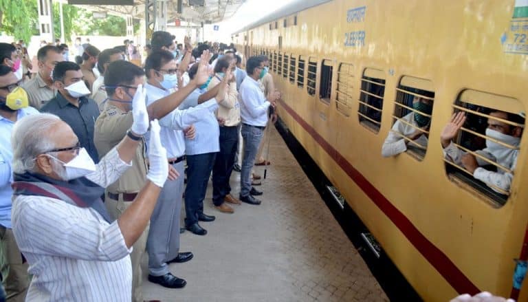 Indian Railways transport more than 21.5 lac migrants through 1600 Shramik Special trains in 19 days