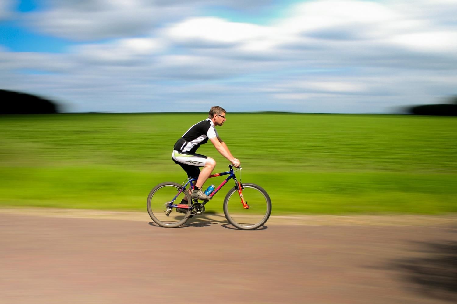 Walking or cycling to work associated with reduced risk of early death & illness says Imperial College London Walking or cycling to work associated with reduced risk of early death & illness says Imperial College London