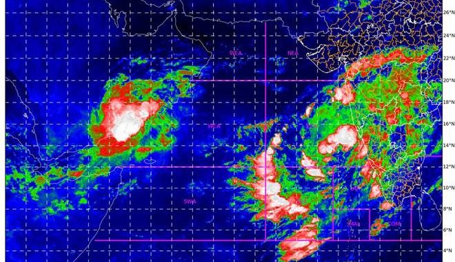 Well Marked Low over south coastal OmaWell Marked Low over south coastal Oman and adjoining Yemenn and adjoining Yemen