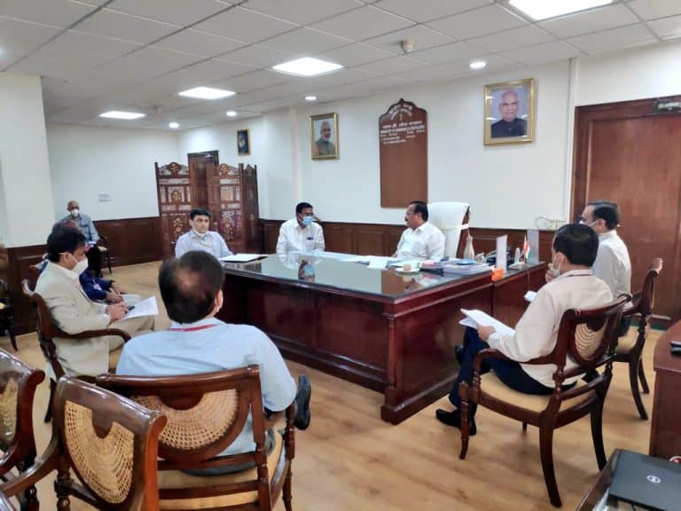 Gowda assures adequate supply of Urea to the State of Telangana