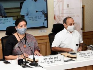 Smriti Zubin Irani extends greetings on the occasion of the 6th National Handloom Day