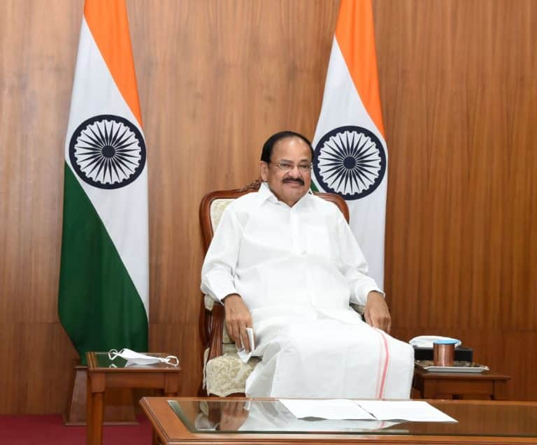Vice President calls for Knit India movement to fully realize Quit India goals