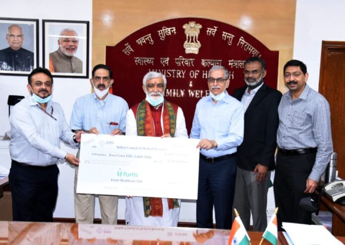 Fortis Healthcare hands over cheque of 2.5 Cr to ICMR from CSR fund