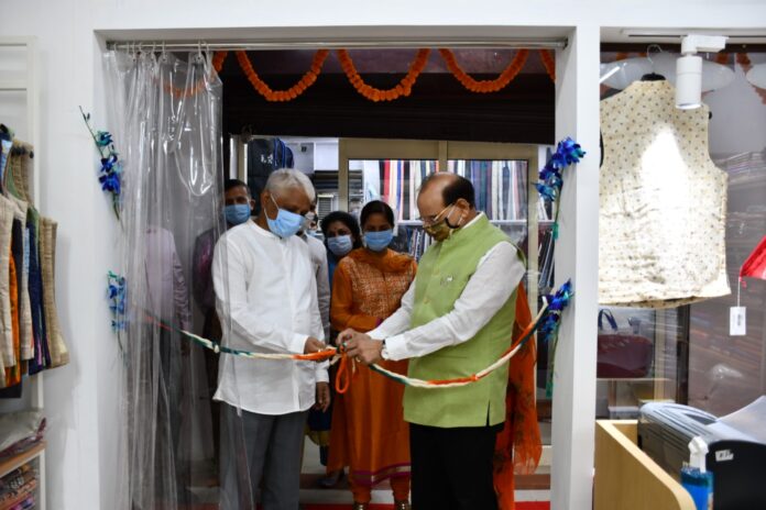 Khadi opens Outlet in SPG Complex to Accelerate Swadeshi push