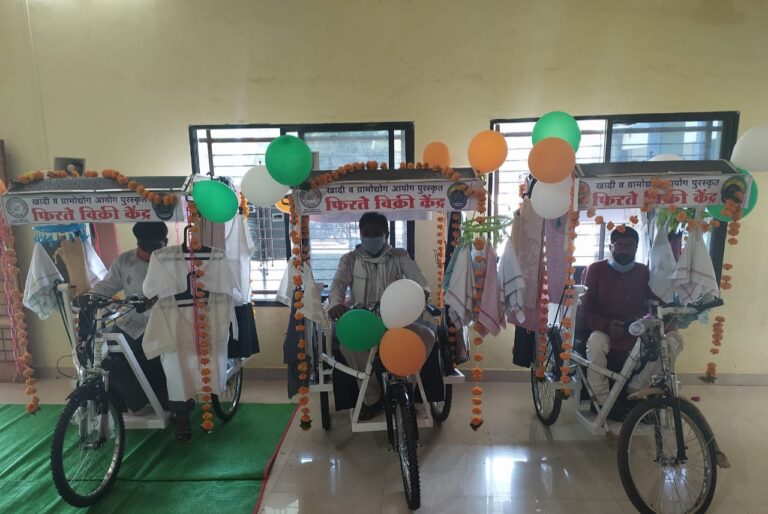 Nitin Gadkari distributes Mobile Khadi Selling Units