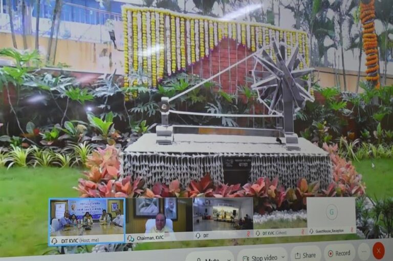 Unveiling of Charkha at KVIC Central Office in Mumbai