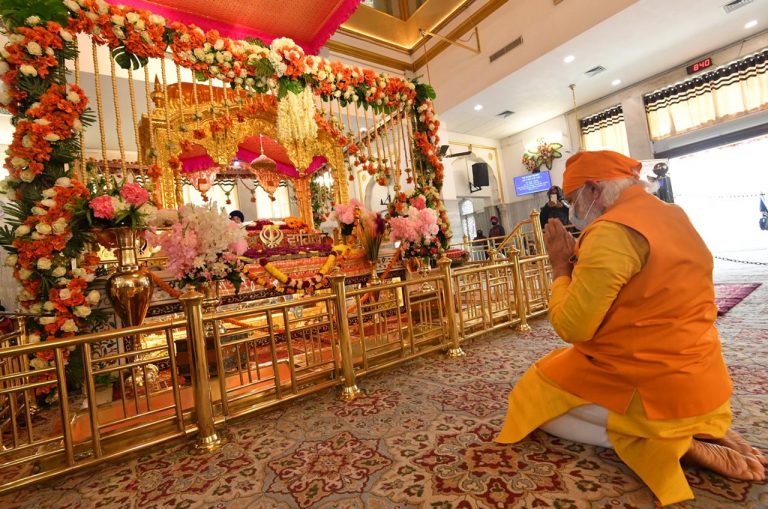 PM visits Gurudwara Rakabganj