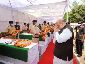 Home Minister paid tributes at Jagdalpur